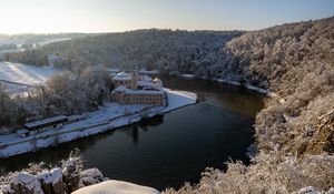 Превью обои замок, река, деревья, снег, зима