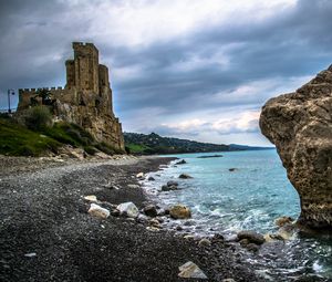 Превью обои замок, руины, берег, галька, море