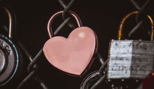 Превью обои замок, серде, розовый