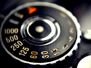 Превью обои затвор, фотоаппарат, lomo, цифры