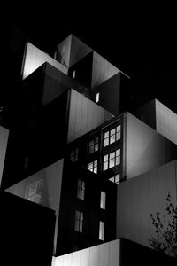 Превью обои здание, архитектура, ночь, черный, черно-белый