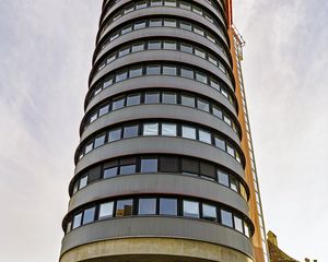 Превью обои здание, архитектура, окна, облака
