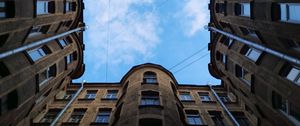 Превью обои здание, архитектура, окна, небо, облака, вид снизу