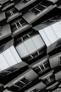 Превью обои здание, архитектура, отражение, иллюзия, черно-белый
