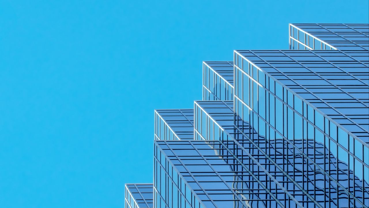 Обои здание, архитектура, стекло, небо, вид снизу, синий