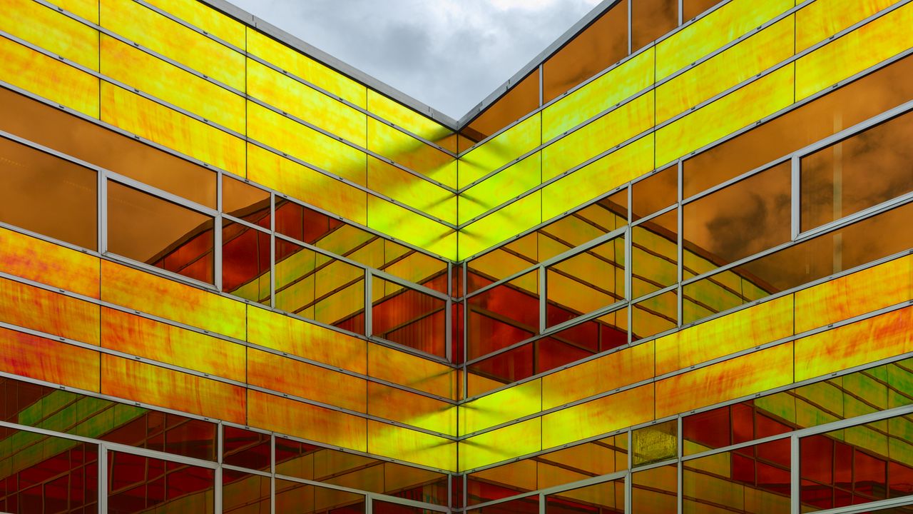 Обои здание, архитектура, стекло, отражение, желтый