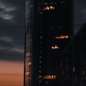 Превью обои здание, архитектура, сумерки, темный