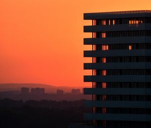 Превью обои здание, архитектура, закат, темный