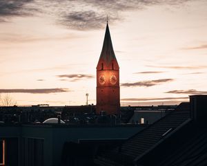 Превью обои здание, башня, часовня, архитектура, старый, темный