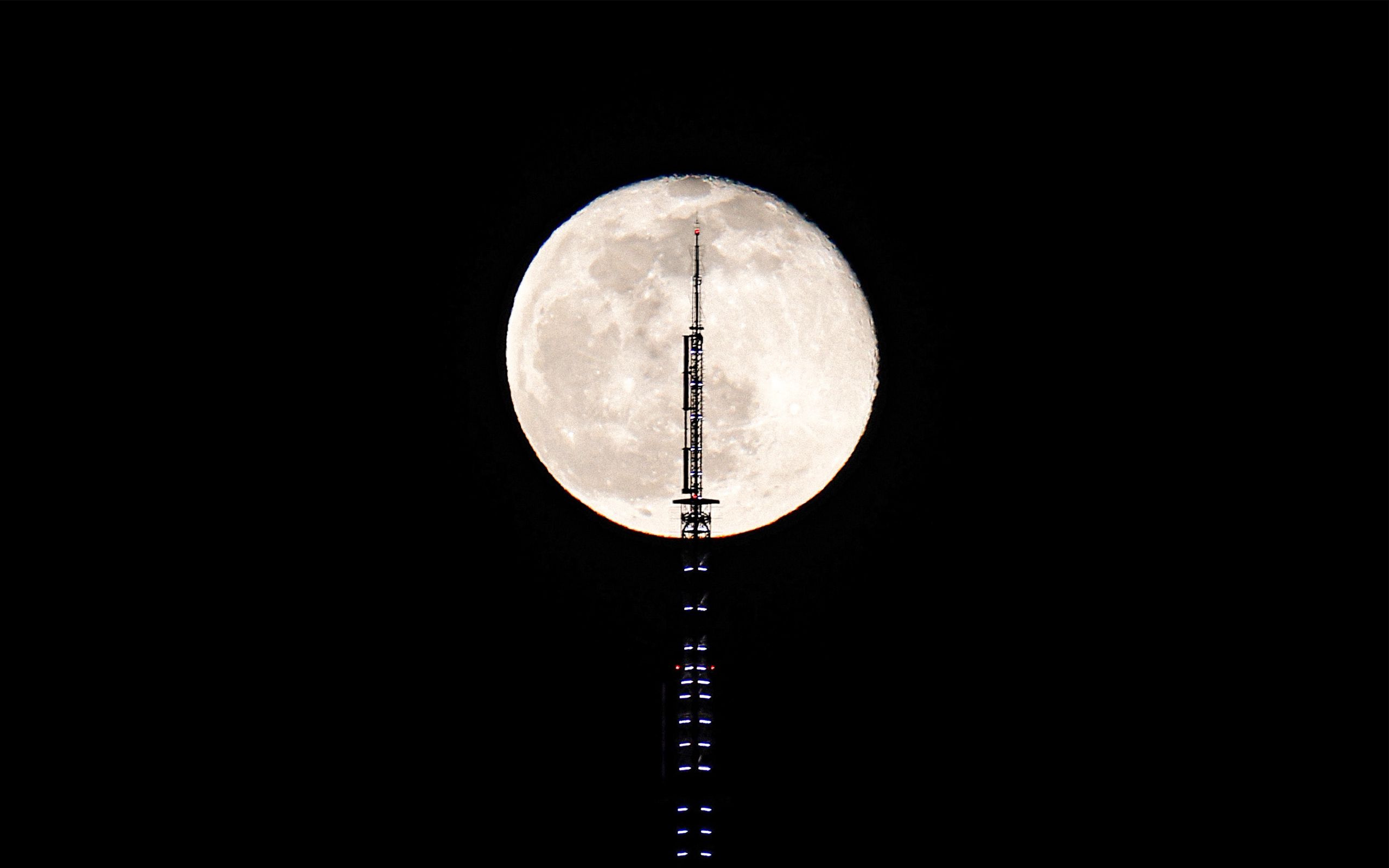 Башни на луне