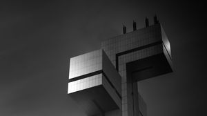 Превью обои здание, фасад, архитектура, вид снизу, черно-белый