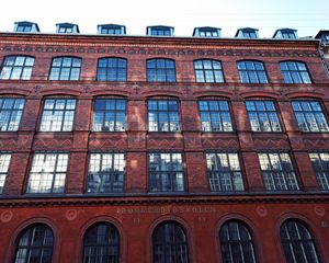 Превью обои здание, фасад, окна, стена