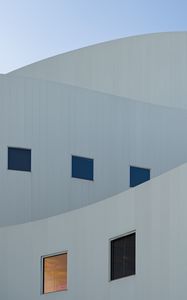 Превью обои здание, фасад, окна, архитектура, белый