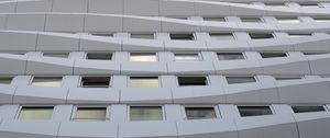 Превью обои здание, фасад, окна, рельеф, архитектура, белый