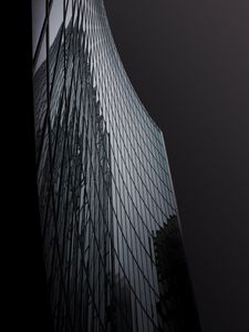 Превью обои здание, фасад, стекло, отражение, темный