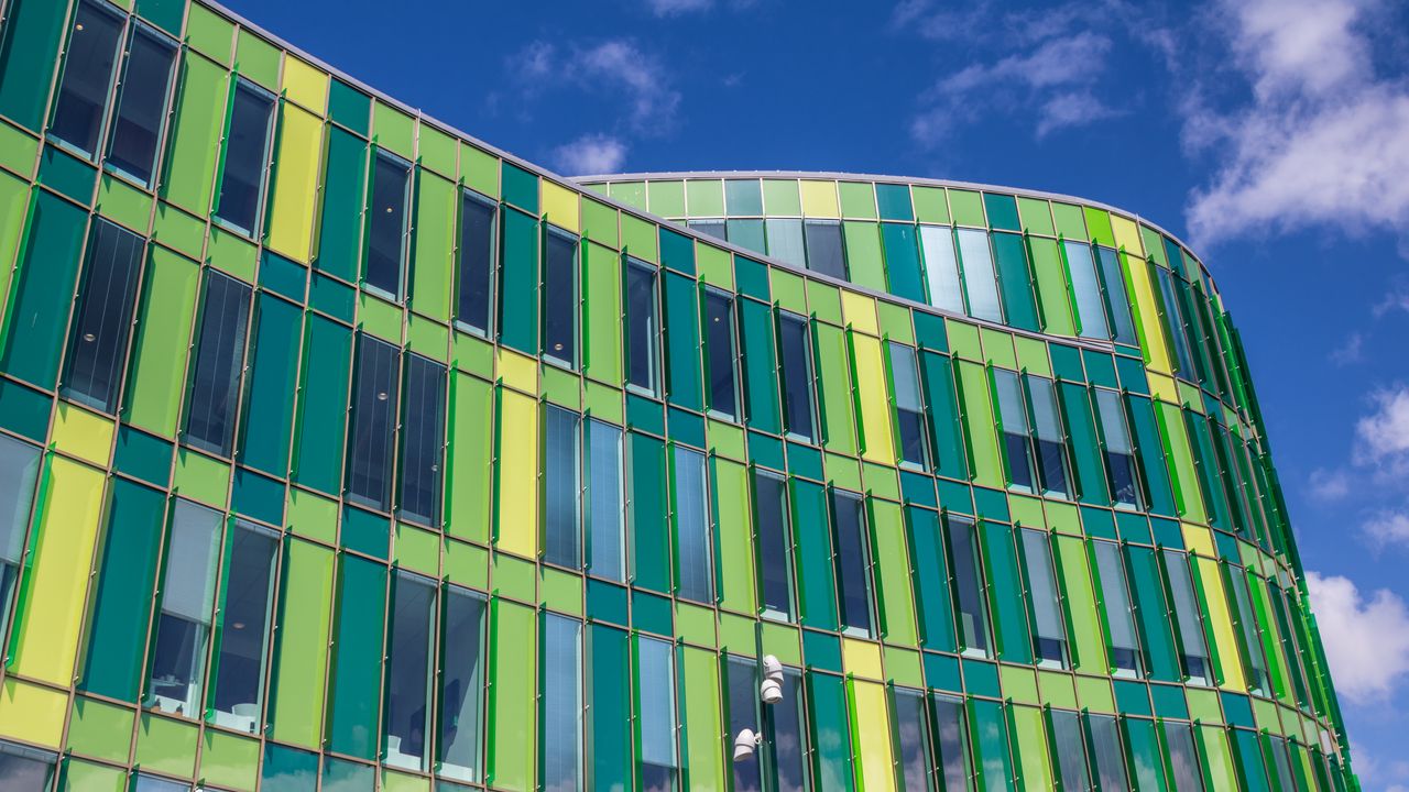 Обои здание, фасад, стекло, архитектура, зеленый, синий