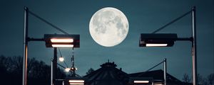 Превью обои здание, фонари, луна, ночь