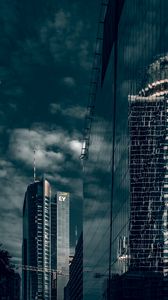 Превью обои здание, город, отражение, небоскребы