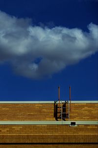 Превью обои здание, крыша, лестница, небо