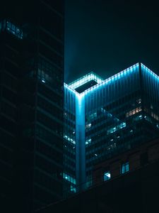 Превью обои здание, крыша, подсветка, синий, ночь, темный