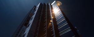 Превью обои здание, небоскреб, архитектура, блики, темный