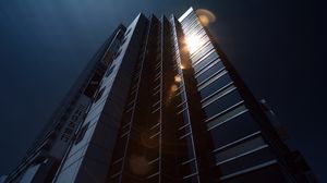Превью обои здание, небоскреб, архитектура, блики, темный