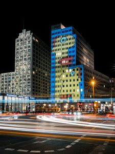Превью обои здание, огни, дорога, фризлайт, ночь