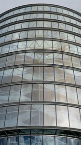 Превью обои здание, окна, стены, облака, город, архитектура