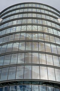 Превью обои здание, окна, стены, облака, город, архитектура