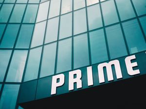 Превью обои здание, prime, фасад, надпись, минимализм