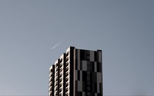 Превью обои здание, самолет, небо, минимализм, архитектура