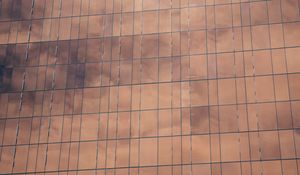 Превью обои здание, стена, фасад, стекло, отражение, облака