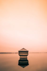 Превью обои здание, вода, минимализм