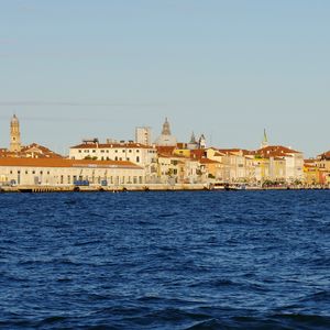 Превью обои здания, архитектура, море, набережная