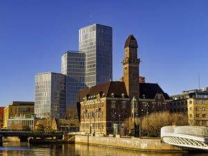 Превью обои здания, архитектура, мост, река, город, небо