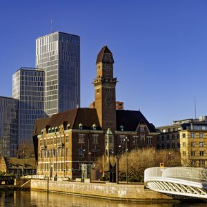 Превью обои здания, архитектура, мост, река, город, небо