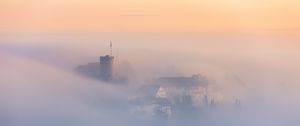 Превью обои здания, архитектура, туман, облака