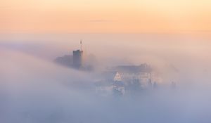 Превью обои здания, архитектура, туман, облака