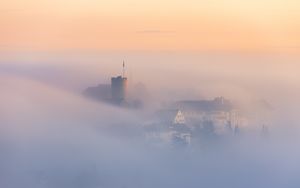 Превью обои здания, архитектура, туман, облака
