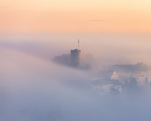 Превью обои здания, архитектура, туман, облака