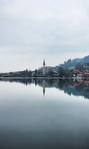 Превью обои здания, башня, отражение, озеро