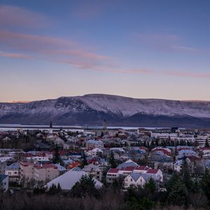 Превью обои здания, дома, горы, город