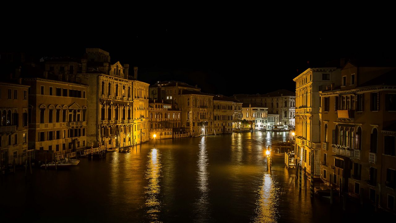 Обои здания, дома, канал, венеция, огни, отражение, ночь