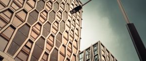 Превью обои здания, фасады, рельеф, фонарь