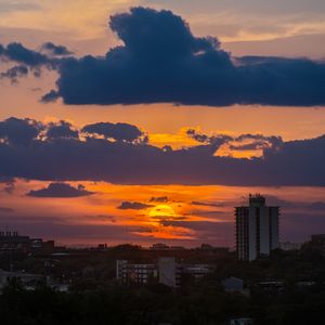 Превью обои здания, город, рассвет