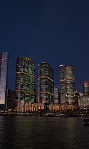 Превью обои здания, город, река, мост, вечер, ночь, темный