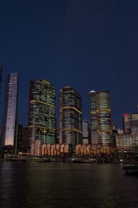 Превью обои здания, город, река, мост, вечер, ночь, темный