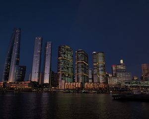 Превью обои здания, город, река, мост, вечер, ночь, темный