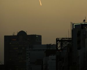 Превью обои здания, город, сумерки, небо, свечение