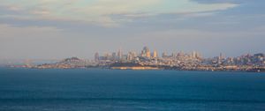 Превью обои здания, море, город, небо
